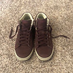 Taos used sneaker mid rise wine sz 7.5